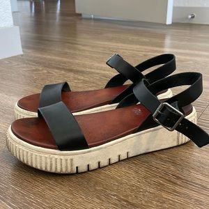 Black platform sandals